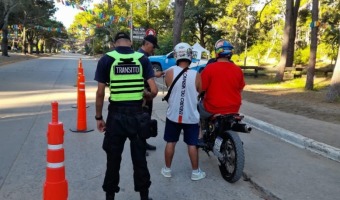 CONTROLES VEHICULARES: 45 INFRACCIONES Y UNA DOCENA DE MOTOS SECUESTRADAS